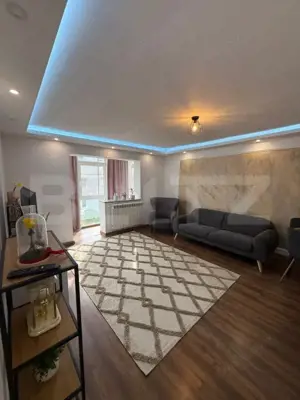 Apartament cu 4 camere, etaj intermediar, decomandat, Cuza Voda I