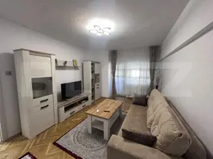 Apartament de inchiriat, cu 2 camere, 54 mp, zona ultracentra