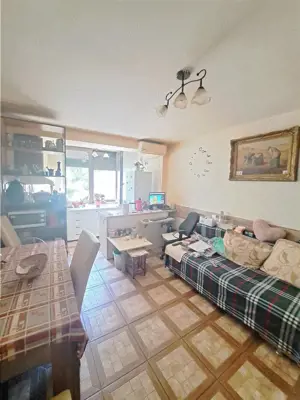 Mobilat  #537;i utilat la et 1 în bloc de c #259;r #259;mid #259;, cu garaj inclus în pre #539; - imagine 3