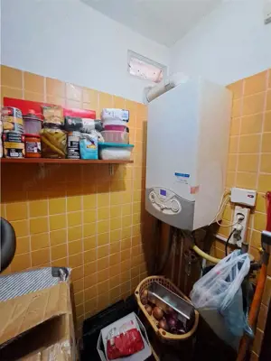 Mobilat  #537;i utilat la et 1 în bloc de c #259;r #259;mid #259;, cu garaj inclus în pre #539; - imagine 9