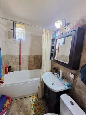 Mobilat  #537;i utilat la et 1 în bloc de c #259;r #259;mid #259;, cu garaj inclus în pre #539; - imagine 7