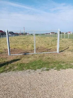 Ofer pentru închiriat 2500 mp teren intravilan