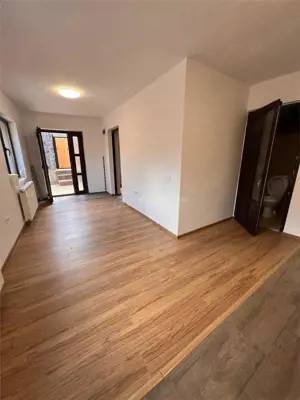 Casa de vanzare - Tatarasi   Piata Chirila