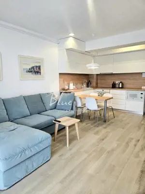 Priveliște spre mare, confort desăvârșit – apartament în Mamaia Nord