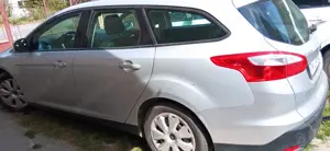 Vând Ford focus combi mk3 1,6 tdci din 2011 , euro 5 . Start-stop,oglinzi electrice,navigație Europa