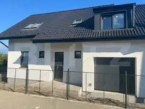 Casa de vanzare, cu 4 camere, 130,80 mp, zona Unirii