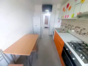 Apartament cu doua camere, decomandat - Bd. Unirii, scoala nr. 10 - imagine 2