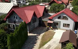 Vand doua imobile la pret de unul in locatie f buna