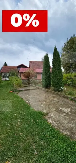 Casa de vanzare, cu 6 camere, 160 mp, zona Barcani 