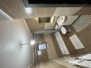 Apartament spațios de 115 m  cu mansardă, balcon panoramic și loc de parcare   Ipotești, Suceava - imagine 2