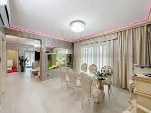 Apartament cu 4 camere, 100 mp, terasa 35 mp, 2 garaje, zona Mărăști