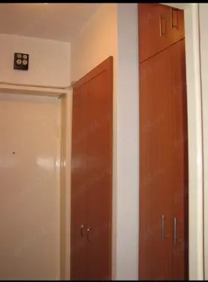 Situata într-o oaza de verdeata,acompaniata de ciripitul pasarelelor - imagine 4