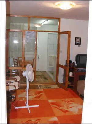 Situata într-o oaza de verdeata,acompaniata de ciripitul pasarelelor