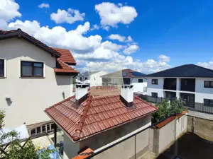 Casa intabulata cu 4 camere 2 bai si curte pe Calea Cisnadiei - imagine 6 Casa intabulata cu 4 camere 2 bai si curte pe Calea Cisnadiei - imagine 6