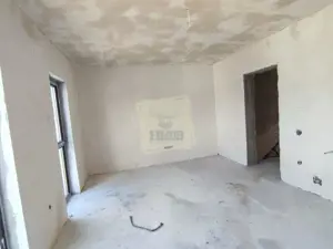 Casa intabulata cu 4 camere 2 bai si curte pe Calea Cisnadiei - imagine 9 Casa intabulata cu 4 camere 2 bai si curte pe Calea Cisnadiei - imagine 9