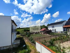 Casa intabulata cu 4 camere 2 bai si curte pe Calea Cisnadiei - imagine 5 Casa intabulata cu 4 camere 2 bai si curte pe Calea Cisnadiei - imagine 5