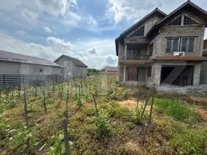 Casă la roșu Filiași, 232 mp, teren generos 1842 mp, investiție ideală - imagine 3