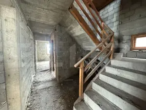 Casă la roșu Filiași, 232 mp, teren generos 1842 mp, investiție ideală - imagine 10