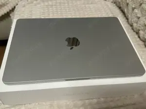 MacBook Air M2 13.6-inch 8GB memorie unificata si 256GB SSD, Starlight - imagine 2