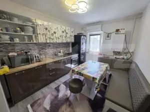 Apartament spațios cu 3 camere, zona Calea Zarandului, Deva
