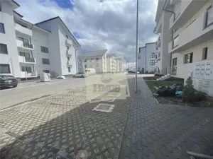 Apartament cu 3 camere balcon si parcare pe Doamna Stanca