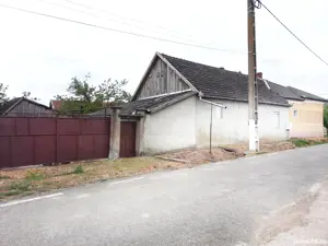 Casă din cărămidă, la șoseaua principală, în comuna Socodor, județul Arad - imagine 4