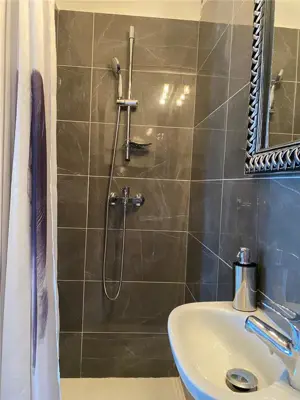 SIMION BARNUTIU - BLOC NOU - LIFT - 3 cam - 2 bai - terasa - LOC PARCARE+BOXA CF - imagine 12 SIMION BARNUTIU - BLOC NOU - LIFT - 3 cam - 2 bai - terasa - LOC PARCARE+BOXA CF - imagine 12