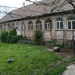 Casa si gradina de vanzare in Hitias la strada principala - imagine 10