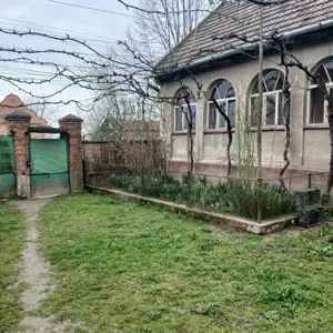 Casa si gradina de vanzare in Hitias la strada principala - imagine 9