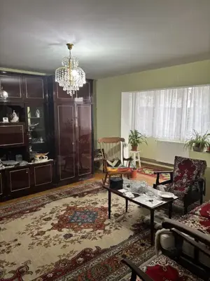 3 cam dec 2 bai 2 balcoane parter inalt ACCES DIN STRADA zona Complex Studentesc Parvan