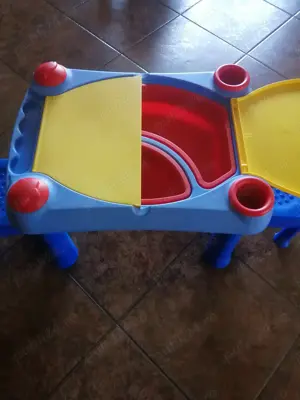 Măsuță pentru copii pliabila și skateboard