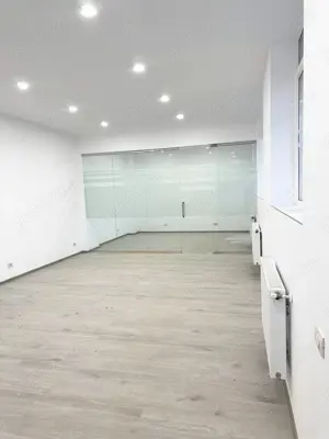 Inchiriez spatiu central pentru birouri 55 mp - imagine 2 Inchiriez spatiu central pentru birouri 55 mp - imagine 2