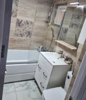 Vand apartament 3 camere Slobozia lângă hotel Central  - imagine 2