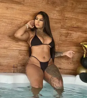 Party nouă în oraș emma