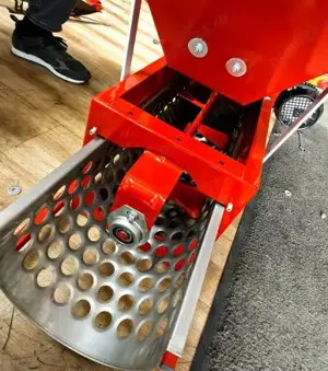 Desciorchinator cu zdrobitor struguri cu motor MODEL NOU DMC-191, separator inox  - imagine 3