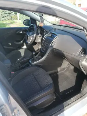 Vand Opel Astra 2016,1600 cm3,50.000 km, GPL benzina, unic proprietar - imagine 2