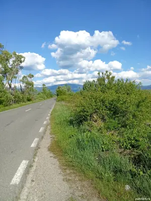 teren de vanzare spre Muntele Mic