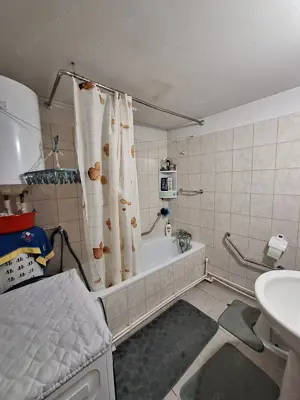 Casă de vânzare în sectorul 5,Șoseaua Sălaj lângă Complex comercial Humulesti. 