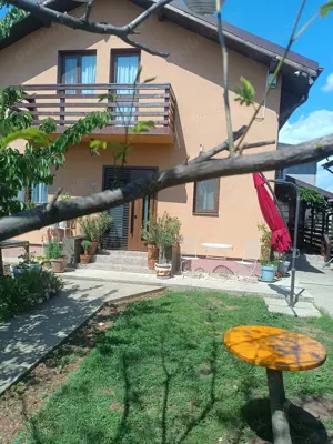 O casă pentru suflet ce așteaptă acum o nouă poveste. In Bacu, Joita, 160 mp, 6 camere