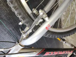 Vând bicicletă Specialized de Bărbați cu roți de 26, hibrid(stradă şi teren),Echipată cu Shimano - imagine 3