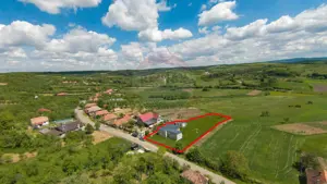 Casă cu 3 camere, anexă și 2042 mp teren de vânzare, în Calea Mare - imagine 2