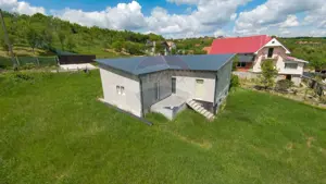 Casă cu 3 camere, anexă și 2042 mp teren de vânzare, în Calea Mare - imagine 6