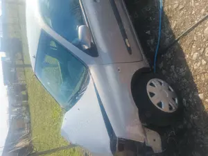 Dezmembrez Renault Clio simbol - imagine 2