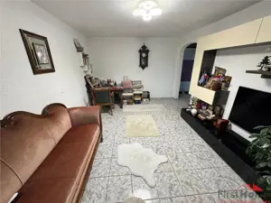 3 camere, etaj 3 cu acoperis, 2 balcoane , 2 bai, zona centrala - imagine 4