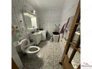 3 camere, etaj 3 cu acoperis, 2 balcoane , 2 bai, zona centrala - imagine 10