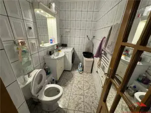 3 camere, etaj 3 cu acoperis, 2 balcoane , 2 bai, zona centrala - imagine 11