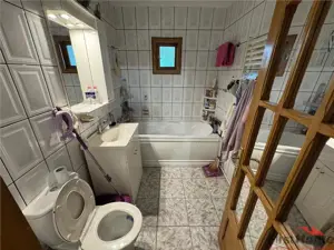 3 camere, etaj 3 cu acoperis, 2 balcoane , 2 bai, zona centrala - imagine 14