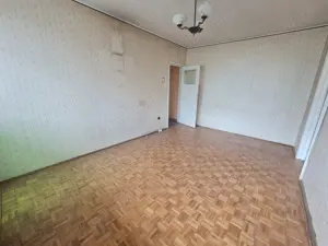 3 camere Bd. Independentei, poziție buna