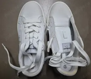 Adidasi Calvin Klein marimea 34, purtati putin