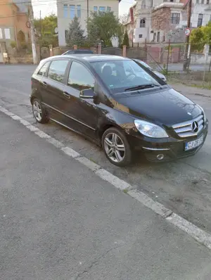 Mercedes Benz B180 - imagine 3